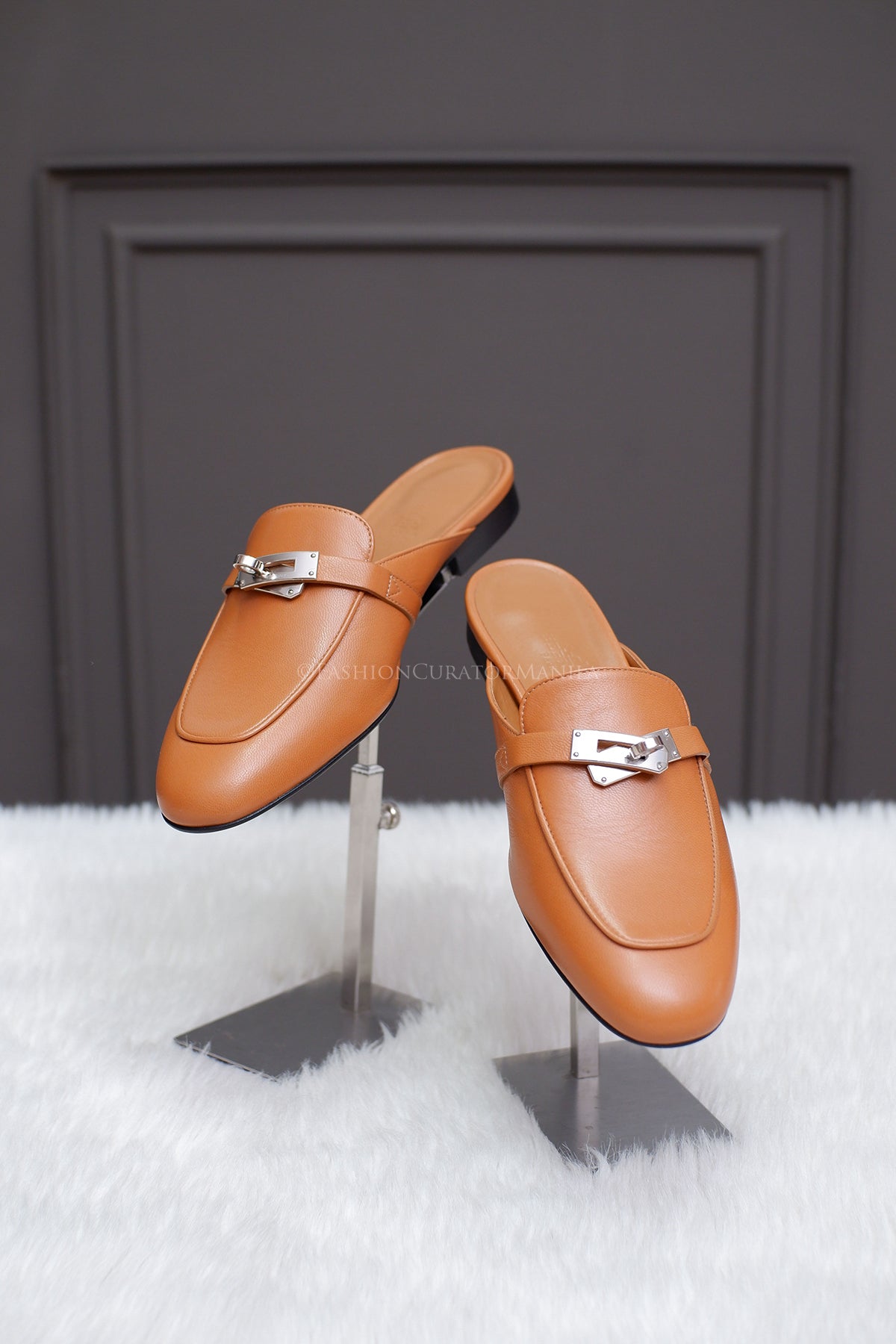 BRAND NEW HERMES OZ MULE TAN