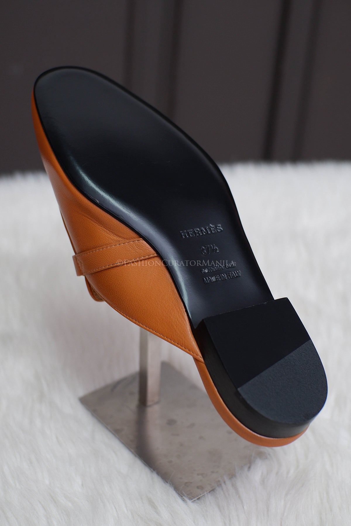 BRAND NEW HERMES OZ MULE TAN