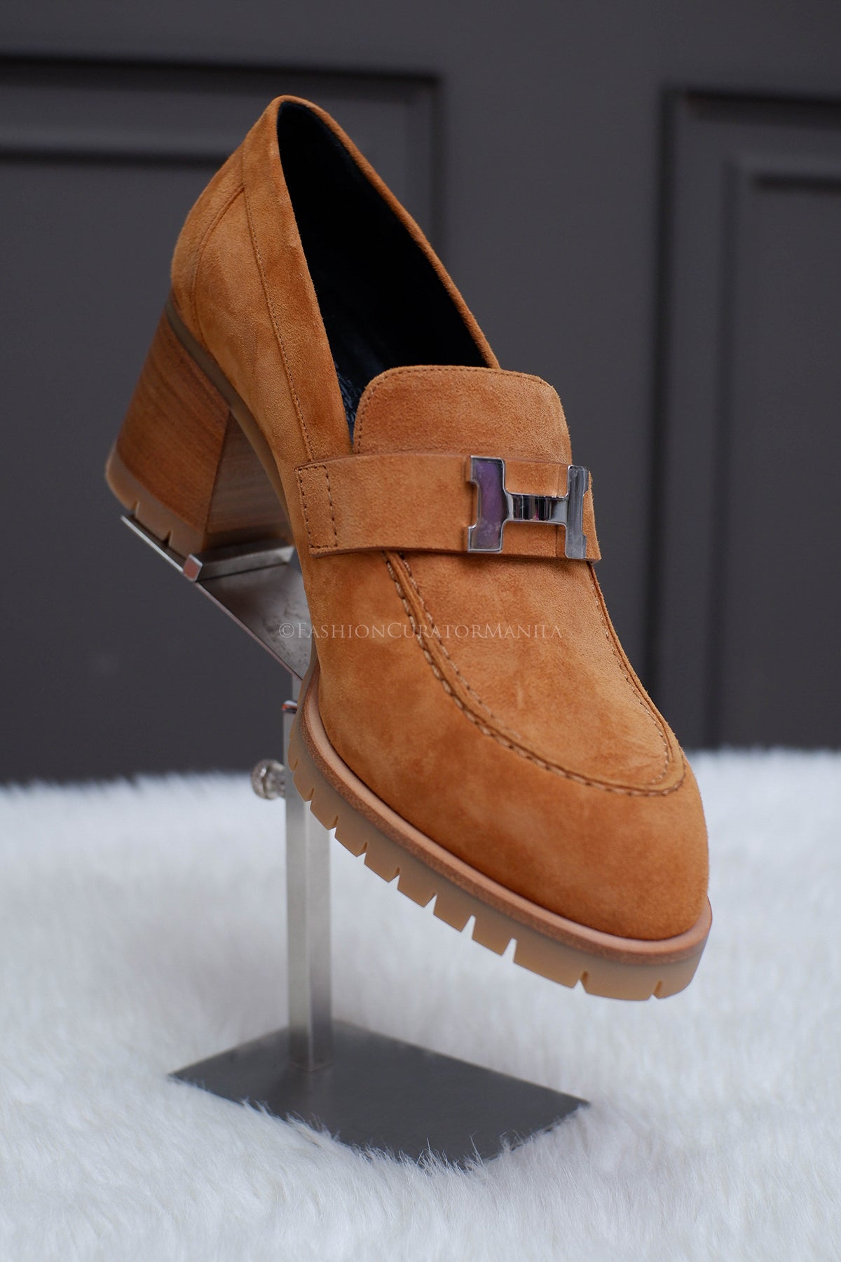 BRAND NEW HERMES PLAIN TOE CASUAL STYLE SUEDE TAN