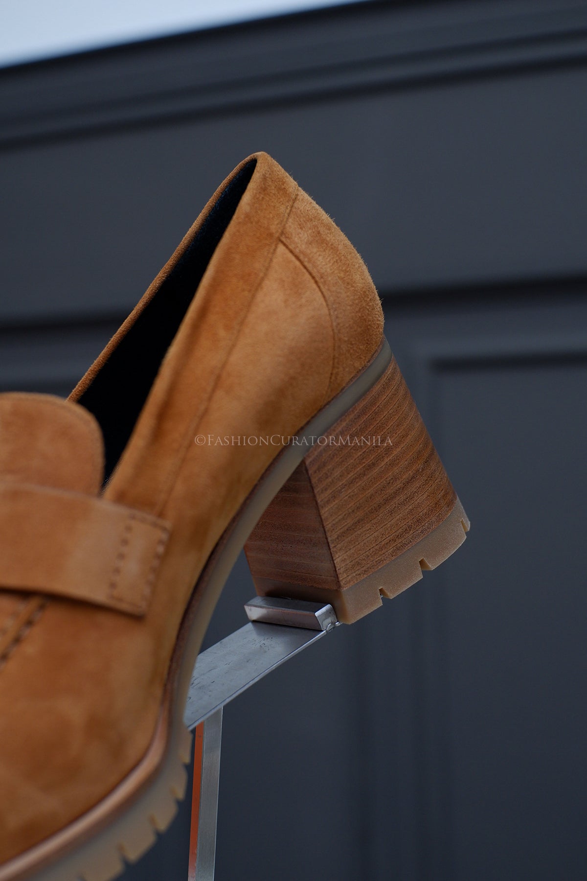 BRAND NEW HERMES PLAIN TOE CASUAL STYLE SUEDE TAN