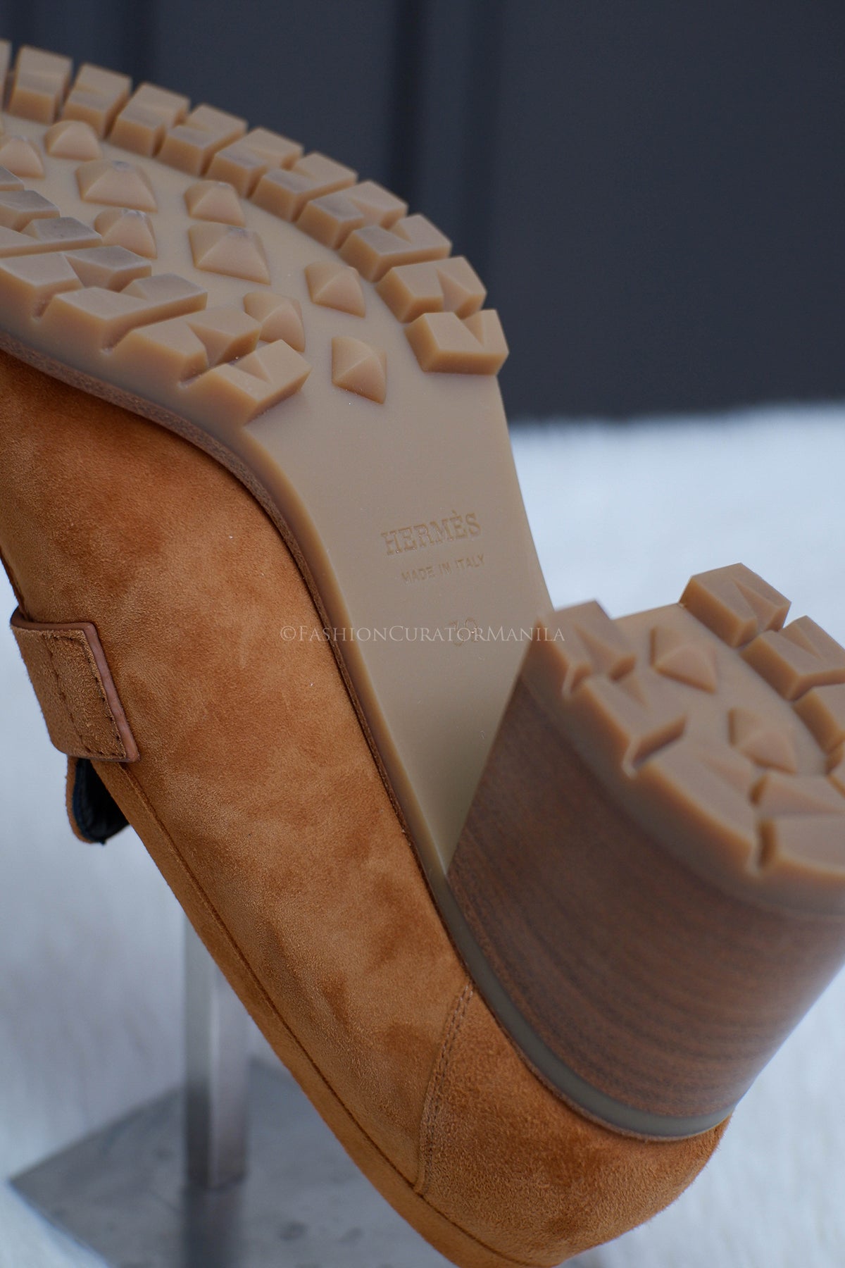BRAND NEW HERMES PLAIN TOE CASUAL STYLE SUEDE TAN