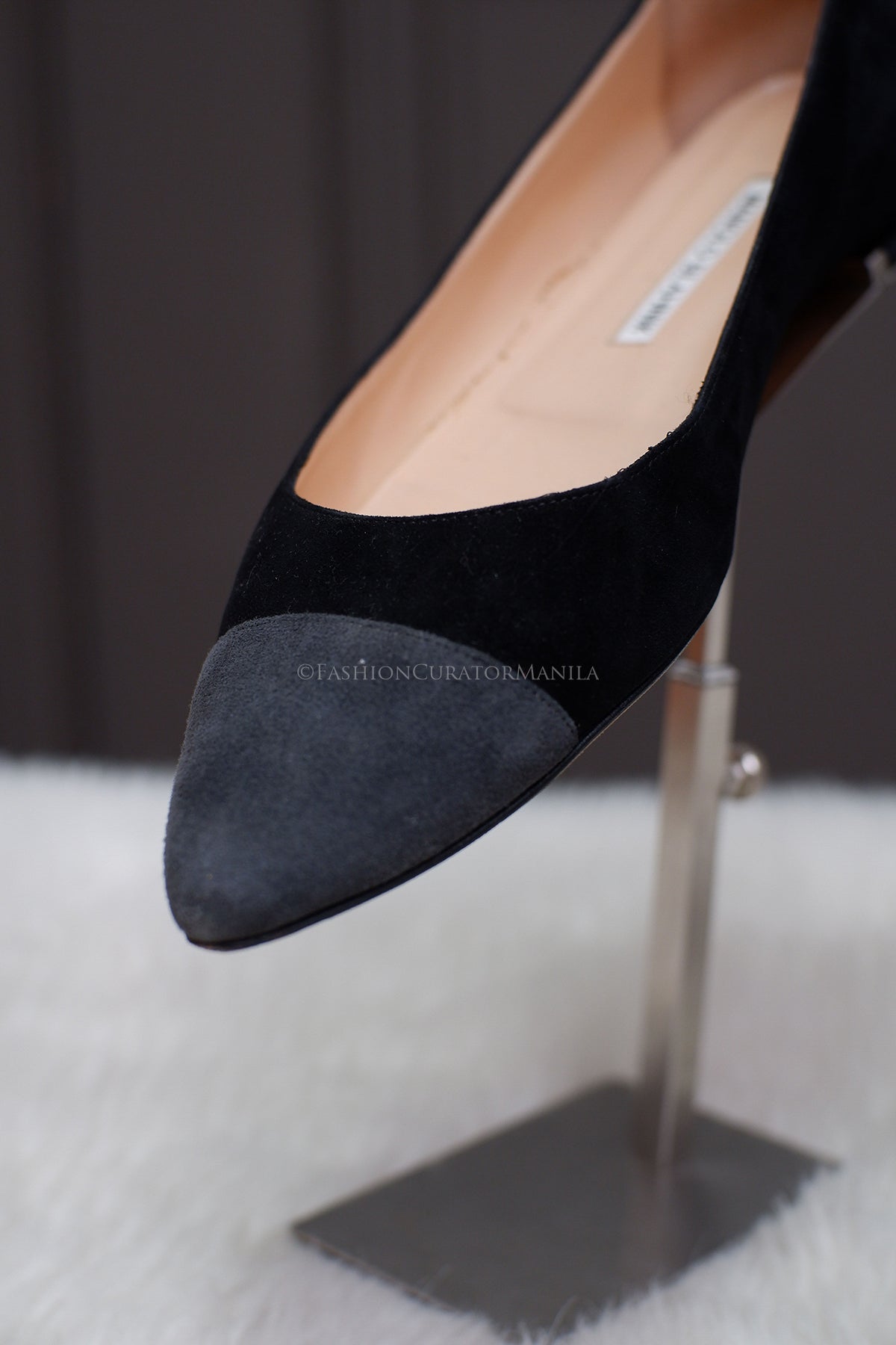 PRE-OWNED MANOLO BLAHNIK BIPUNTA FLATS BLACK