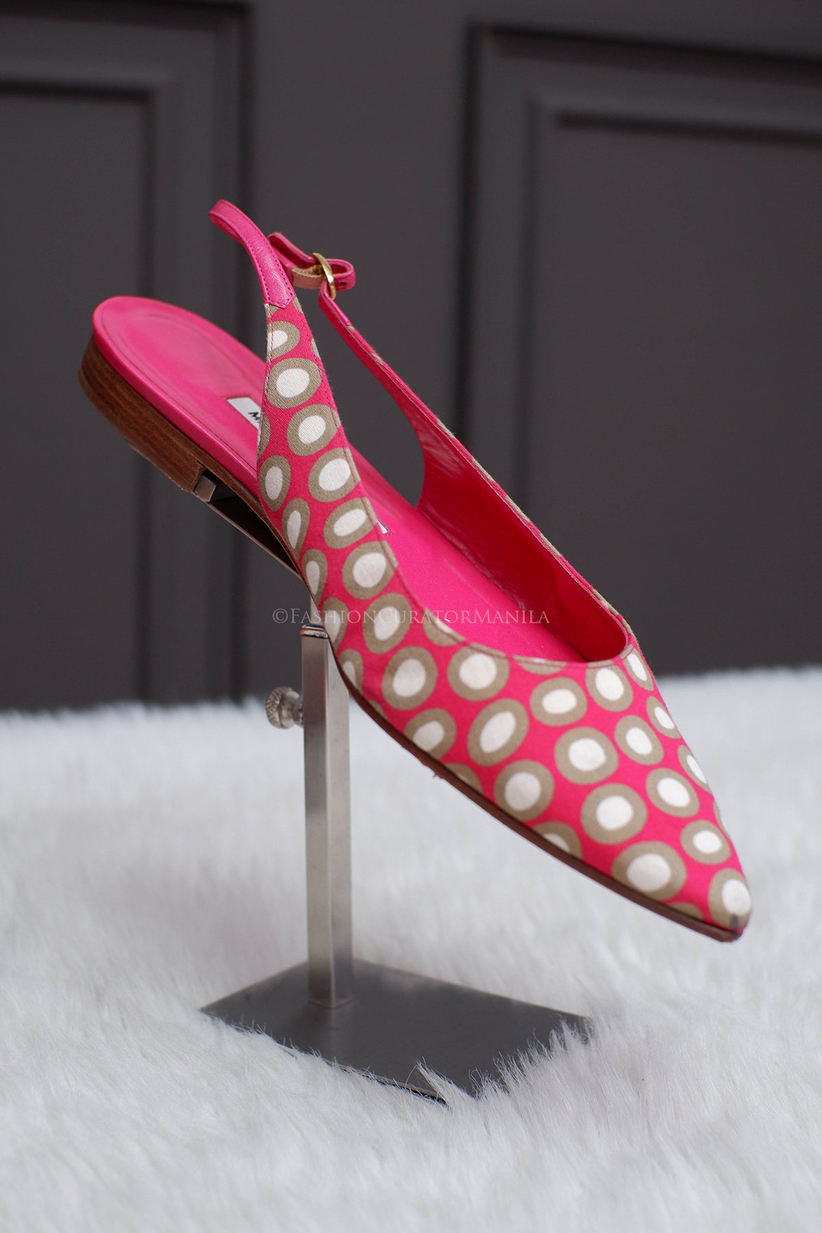 PRE-OWNED MANOLO BLAHNIK SITURA FUCHSIA WHITE