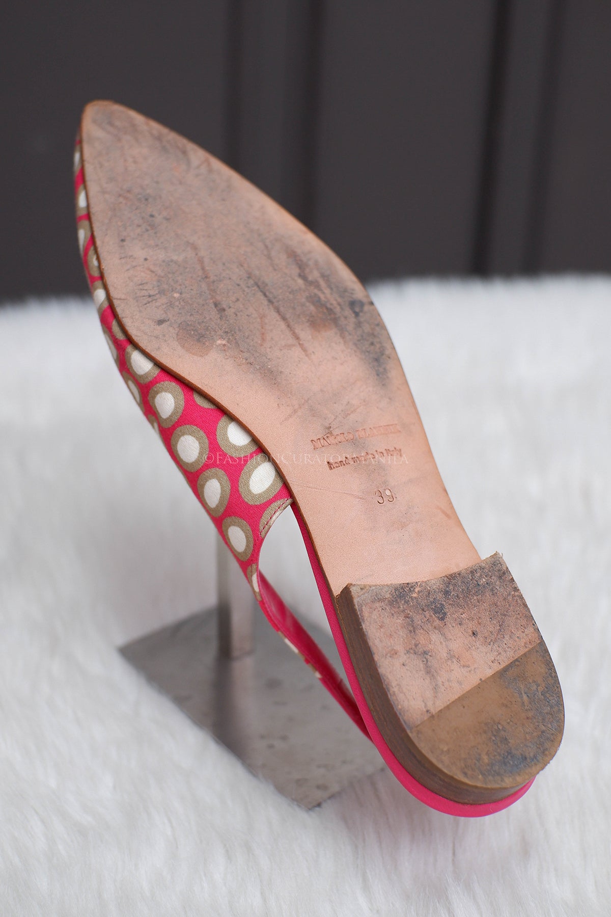 PRE-OWNED MANOLO BLAHNIK SITURA FUCHSIA WHITE