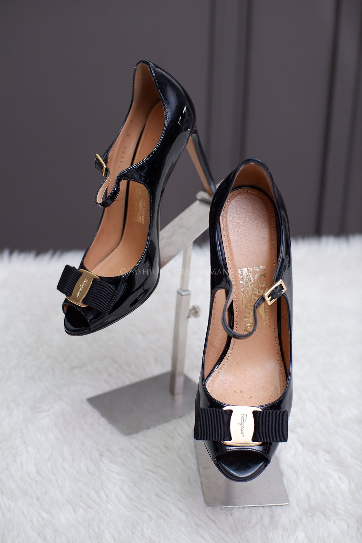 PRE-OWNED SALVATORE FERRAGAMO MOOD BLACK