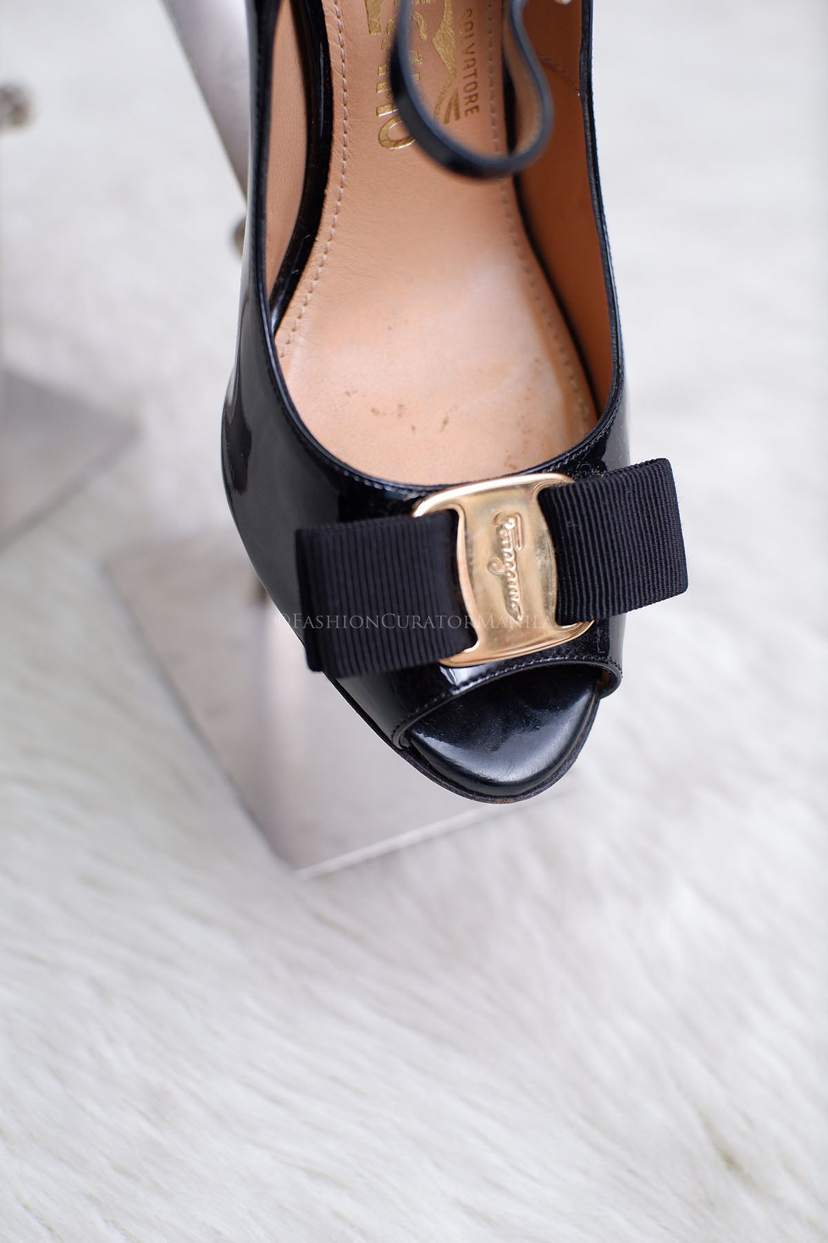 PRE-OWNED SALVATORE FERRAGAMO MOOD BLACK