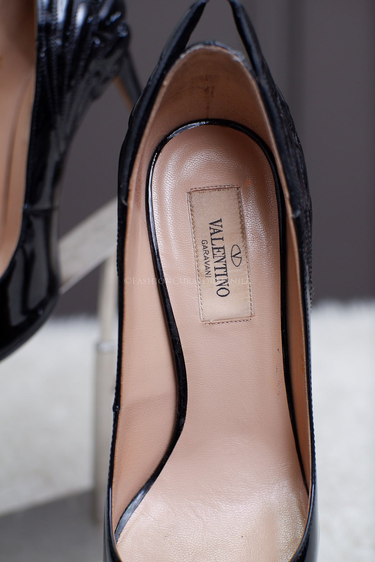 PRE-OWNED VALENTINO PUMP PATENT BLACK