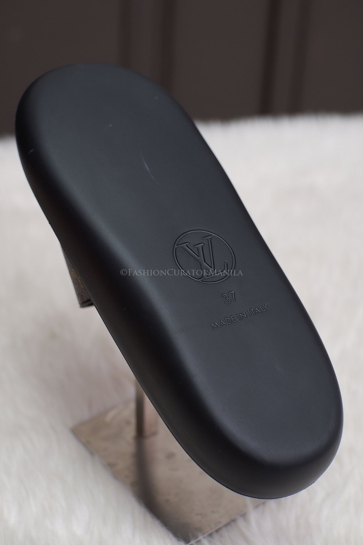 UNUSED LOUIS VUITTON SLIDE BLACK MONOGRAM