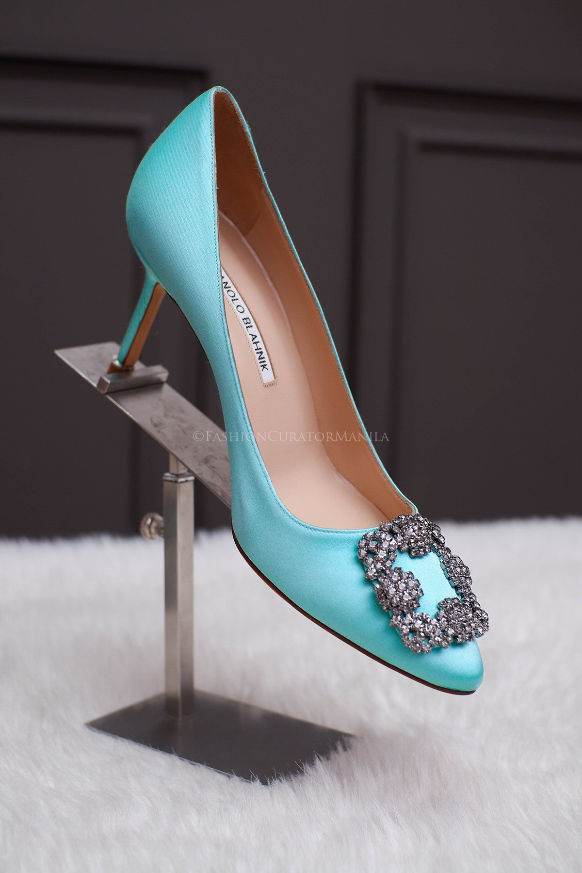 UNUSED MANOLO BLAHNIK HANGISI SATIN AQUA