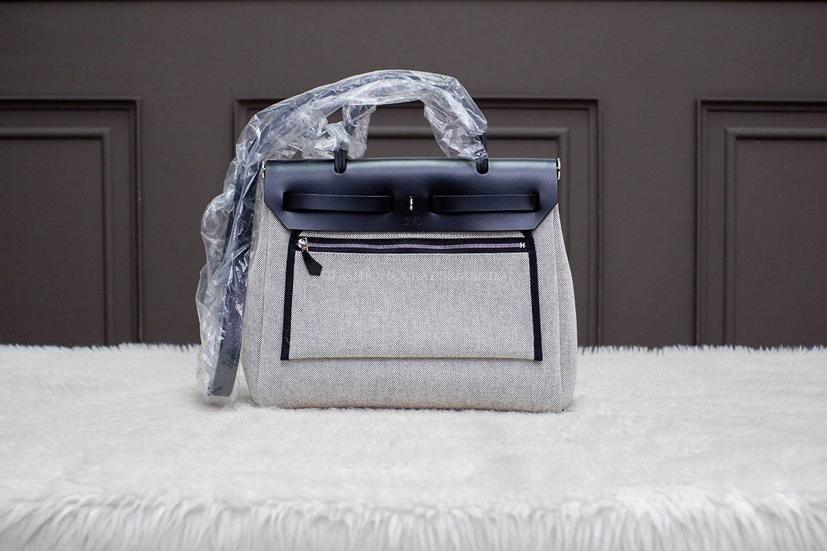 BRAND NEW HERMES HERBAG 31 LIMITED EDITION STAMP U NOIR / ECRU