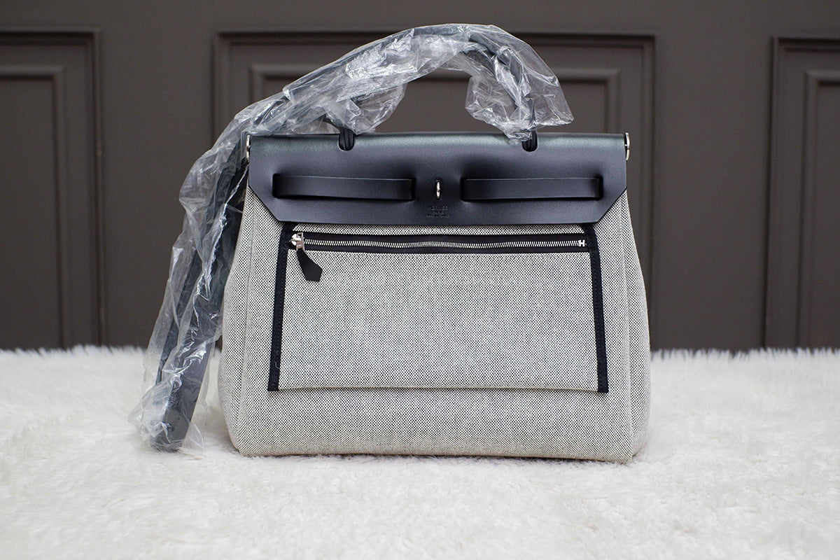 BRAND NEW HERMES HERBAG 31 LIMITED EDITION STAMP U NOIR / ECRU