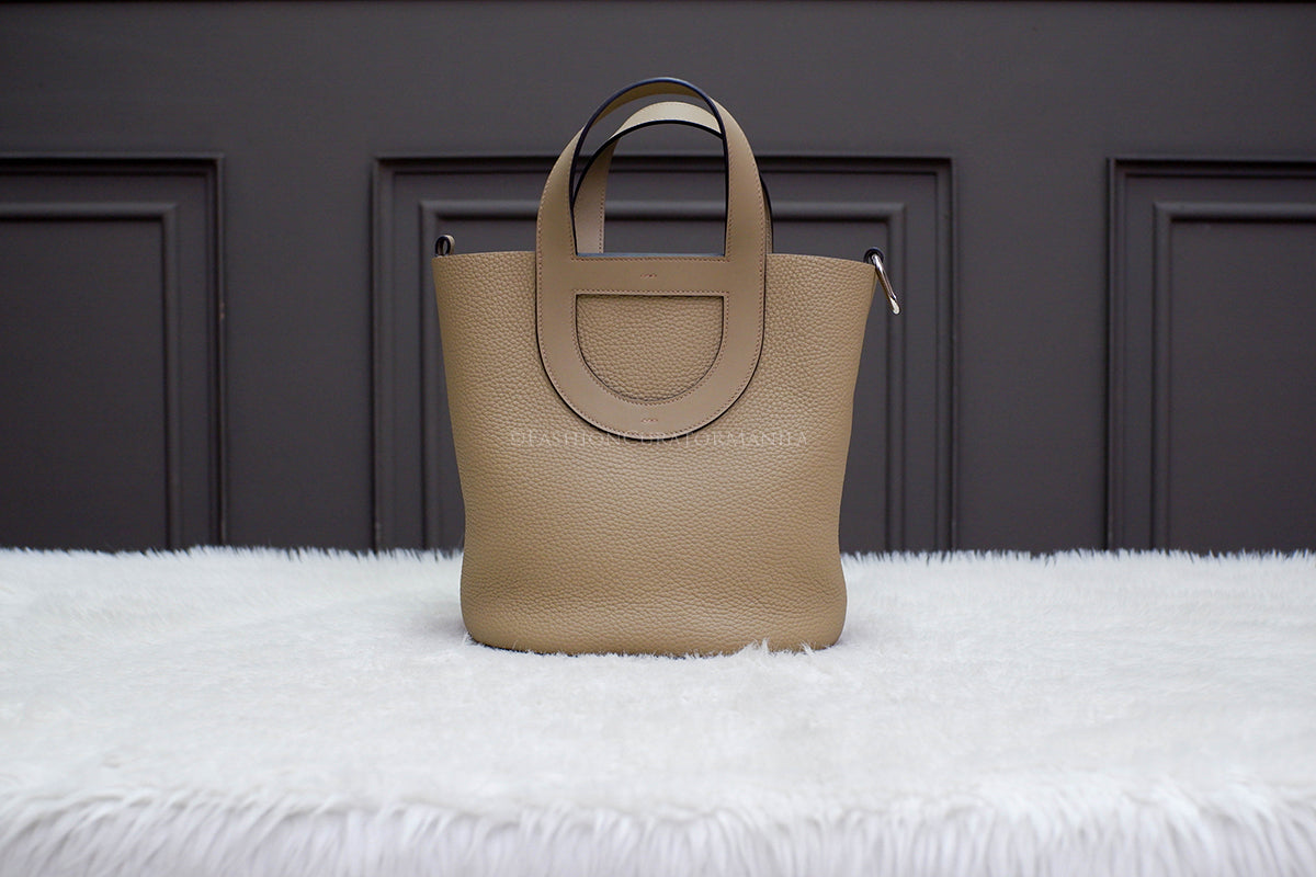 BRAND NEW HERMES IN THE LOOP ETOUPE STAMP B