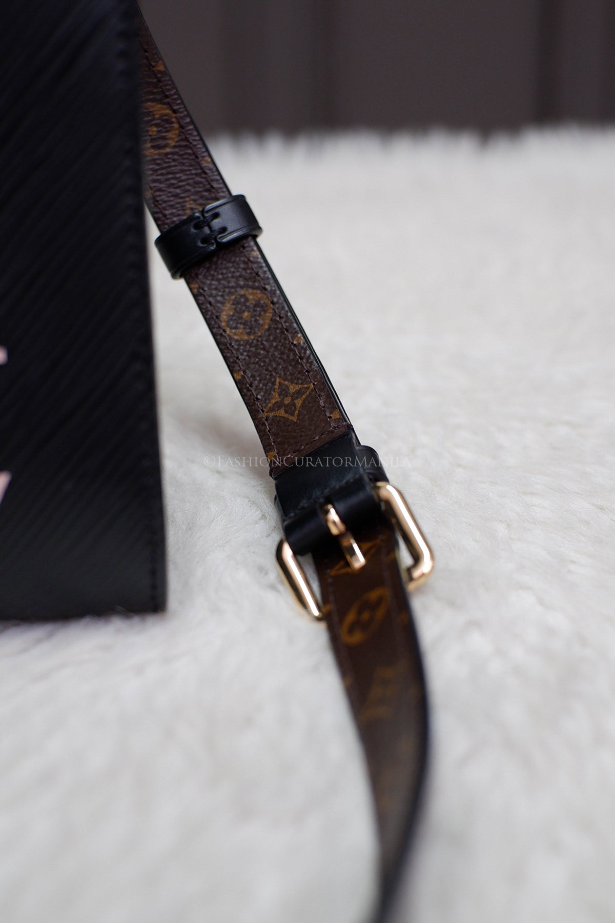 BRAND NEW LOUIS VUITTON SAC FLAT EPI BLACK
