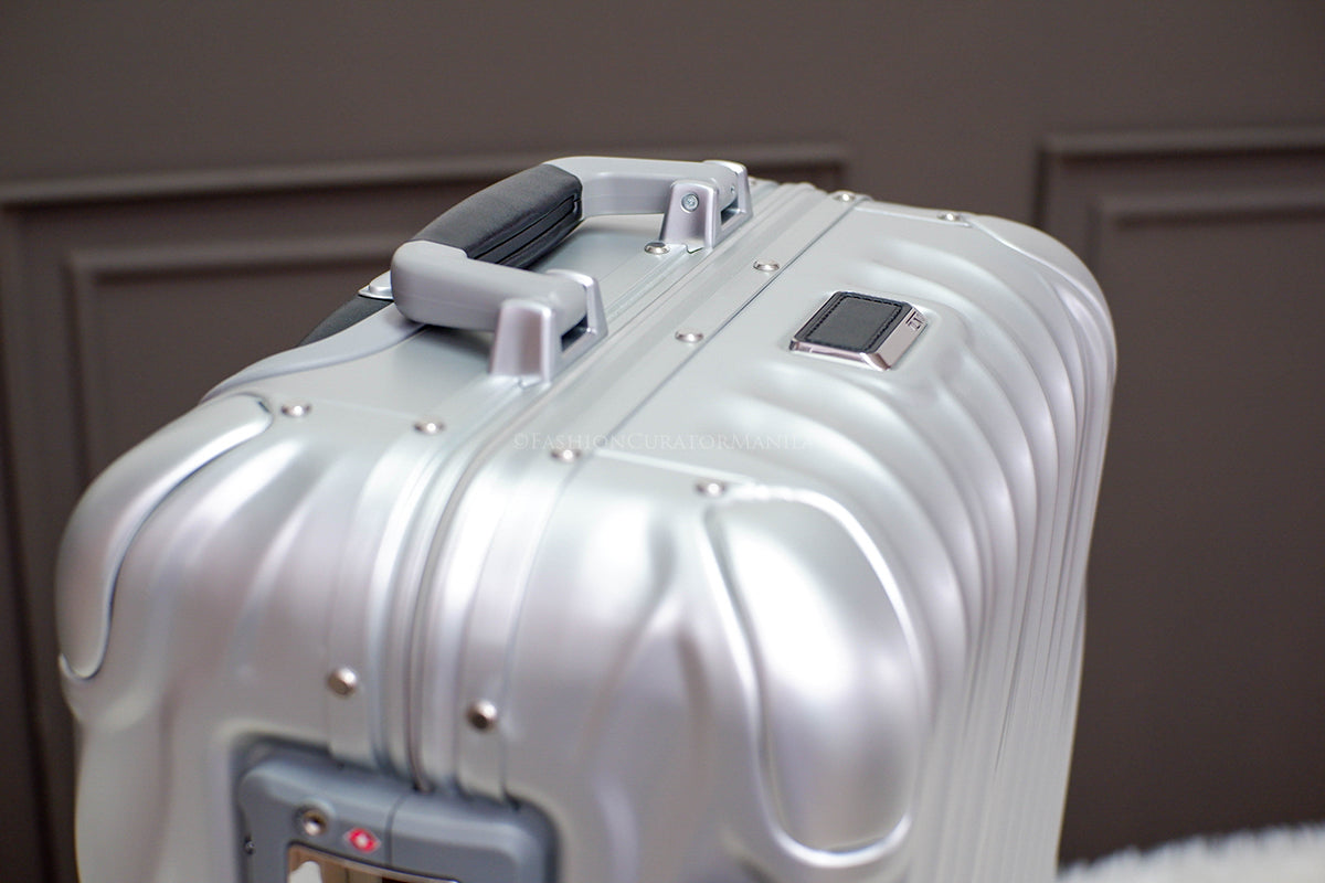 BRAND NEW TUMI 19 DEGREE LUGGAGE ALUMINUM