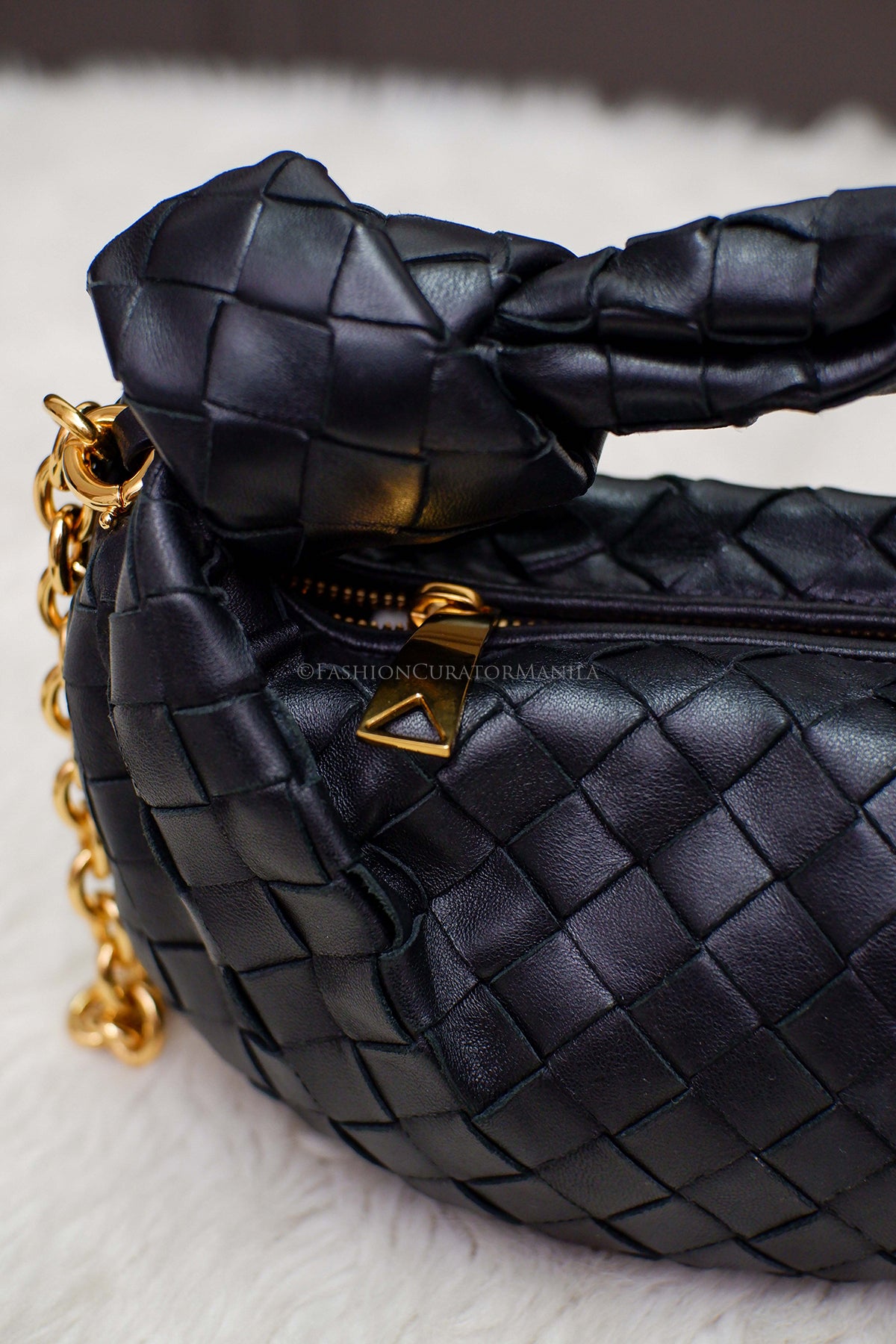 LIKE NEW BOTTEGA VENETA MINI JODIE BLACK