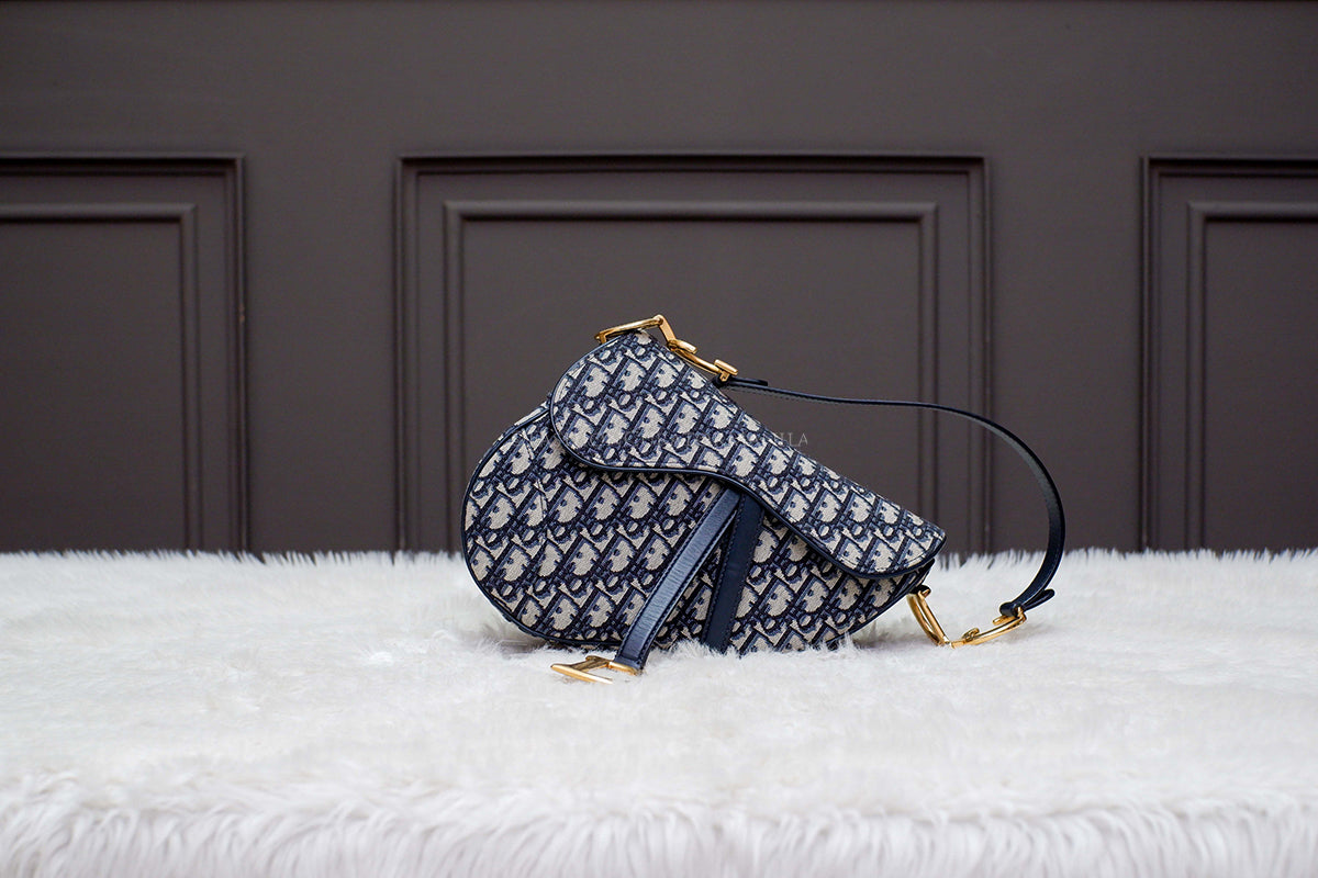 LIKE NEW CHRISTIAN DIOR MEDIUM OBLIQUE SADDLE