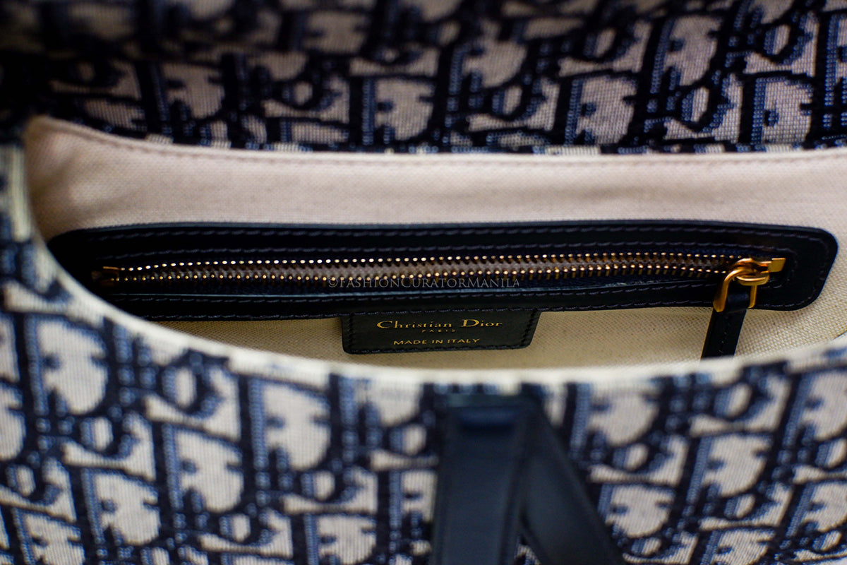 LIKE NEW CHRISTIAN DIOR MEDIUM OBLIQUE SADDLE
