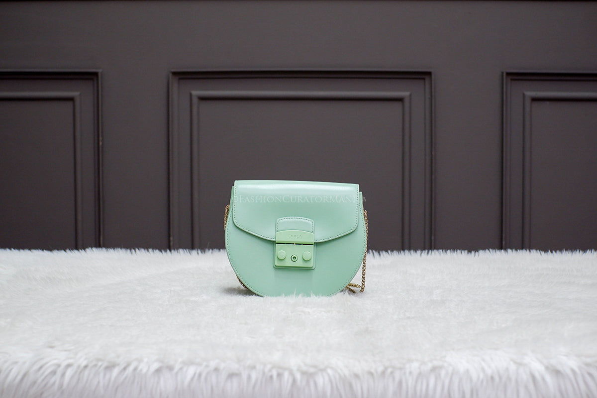 LIKE NEW FURLA METROPOLIS ROUND CROSSBODY GREEN
