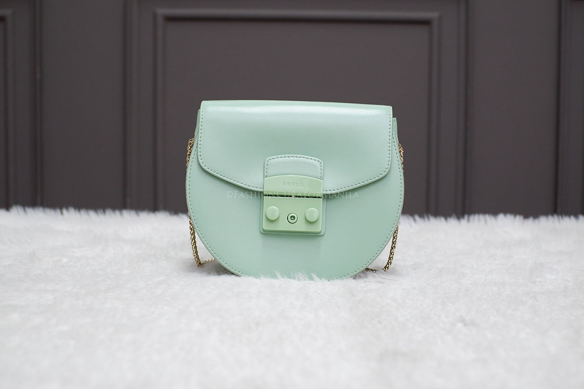 LIKE NEW FURLA METROPOLIS ROUND CROSSBODY GREEN