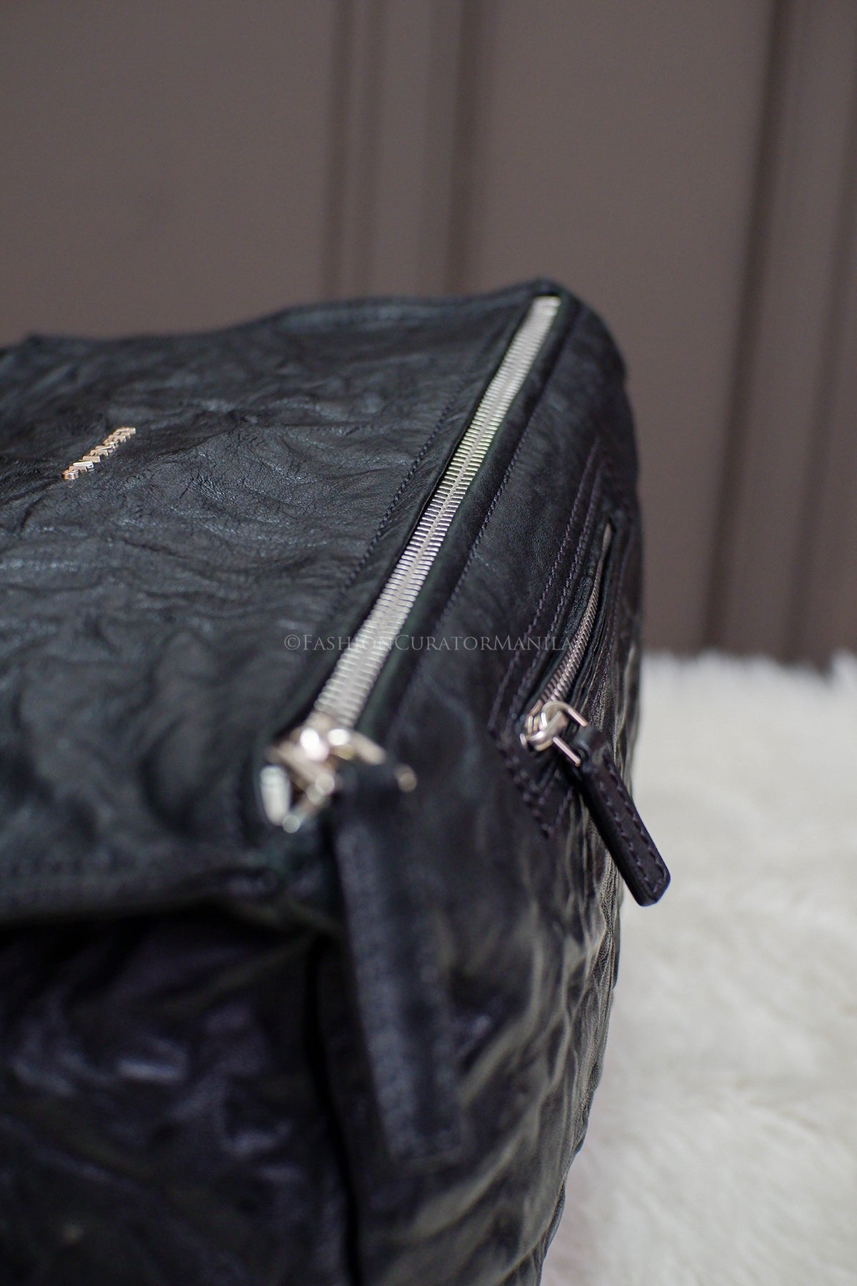LIKE NEW GIVENCHY MEDIUM PANDORA BLACK TOP HANDLE SLING