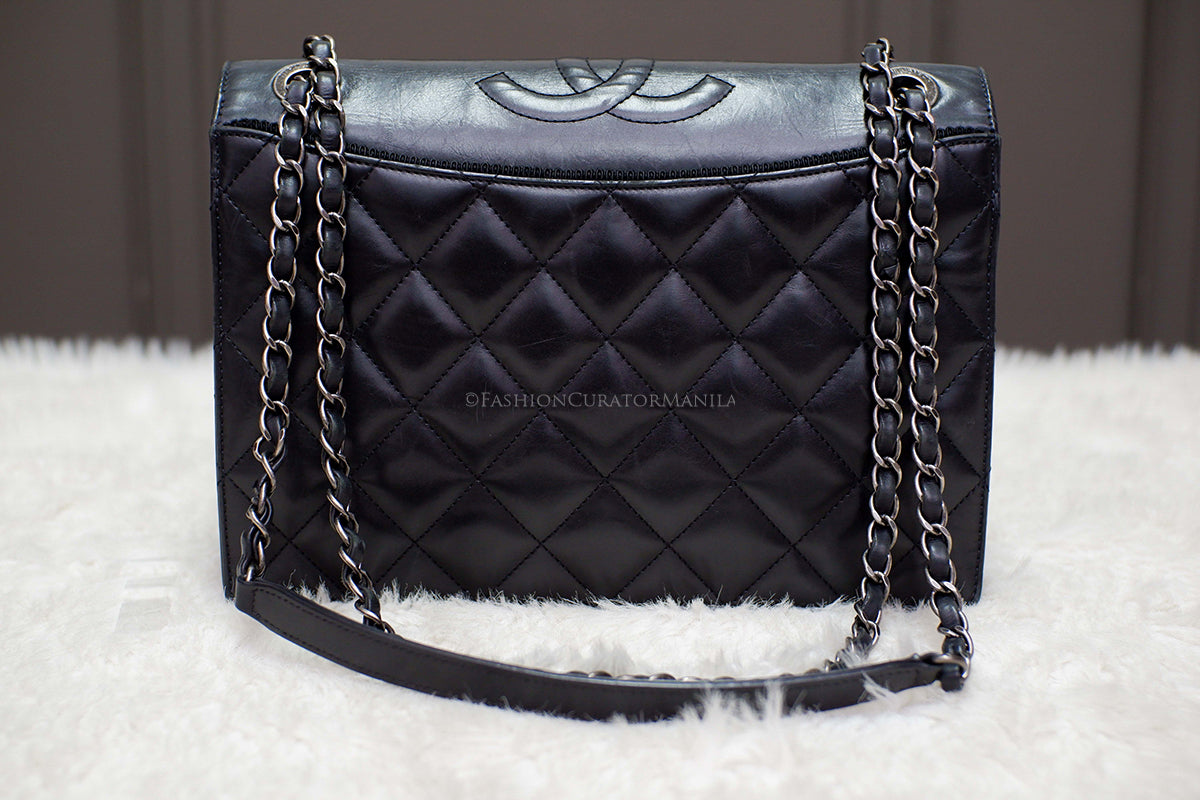 PRE-OWNED CHANEL SEASONAL FLAP BLACK SERIES 21