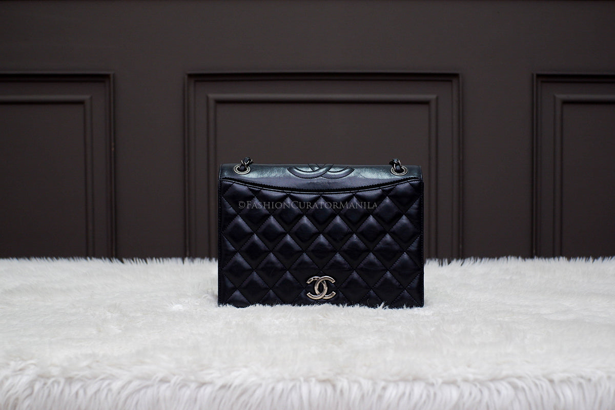PRE-OWNED CHANEL SEASONAL FLAP BLACK SERIES 21