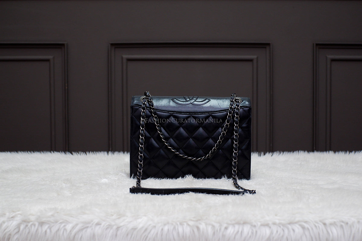 PRE-OWNED CHANEL SEASONAL FLAP BLACK SERIES 21