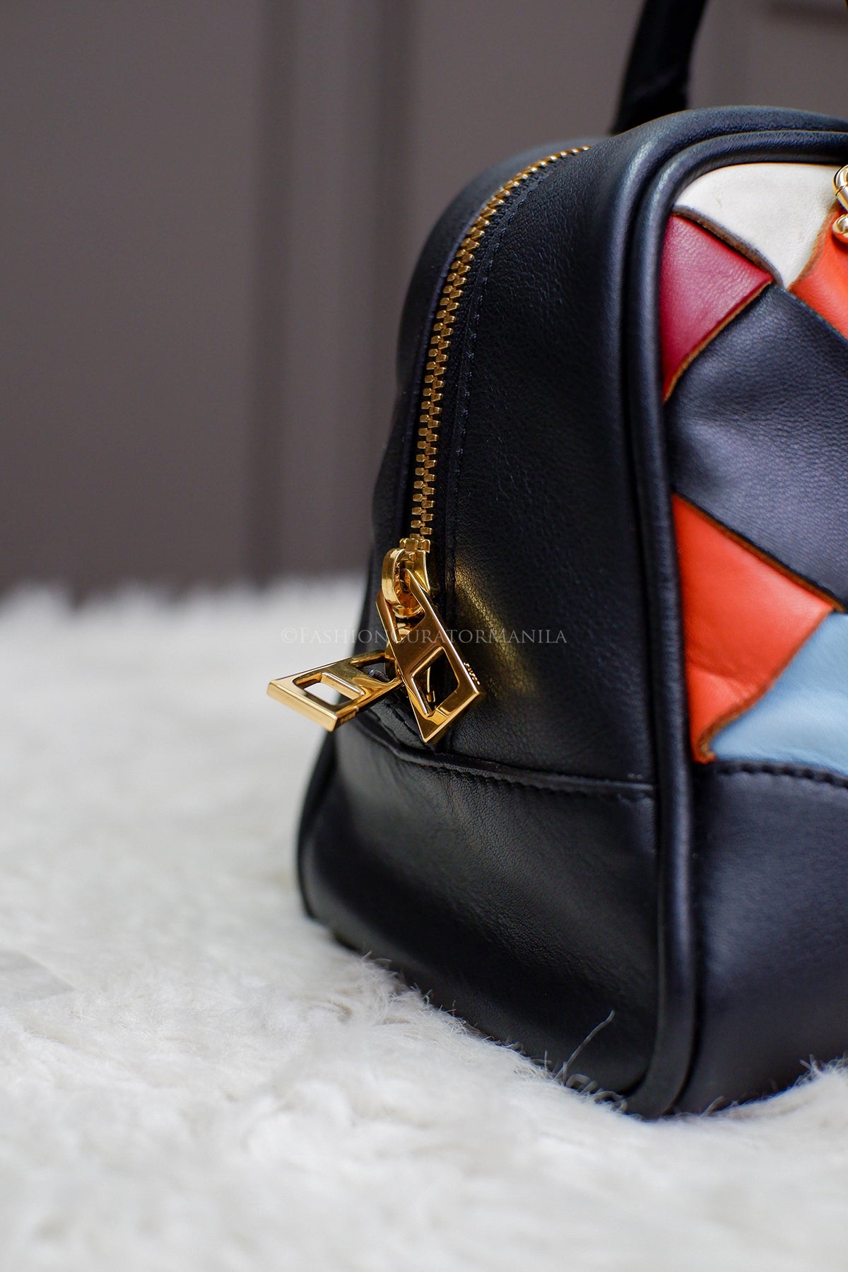 PRE-OWNED LOEWE SMALL AMAZON TOP HANDLE SLING MULTICOLOR