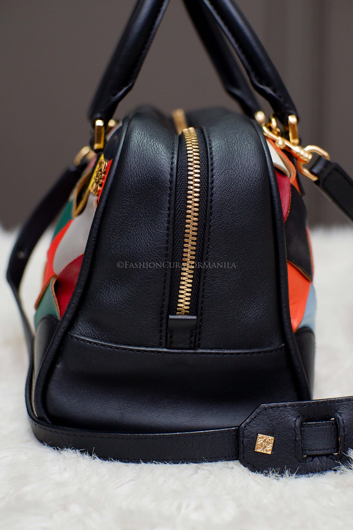 PRE-OWNED LOEWE SMALL AMAZON TOP HANDLE SLING MULTICOLOR
