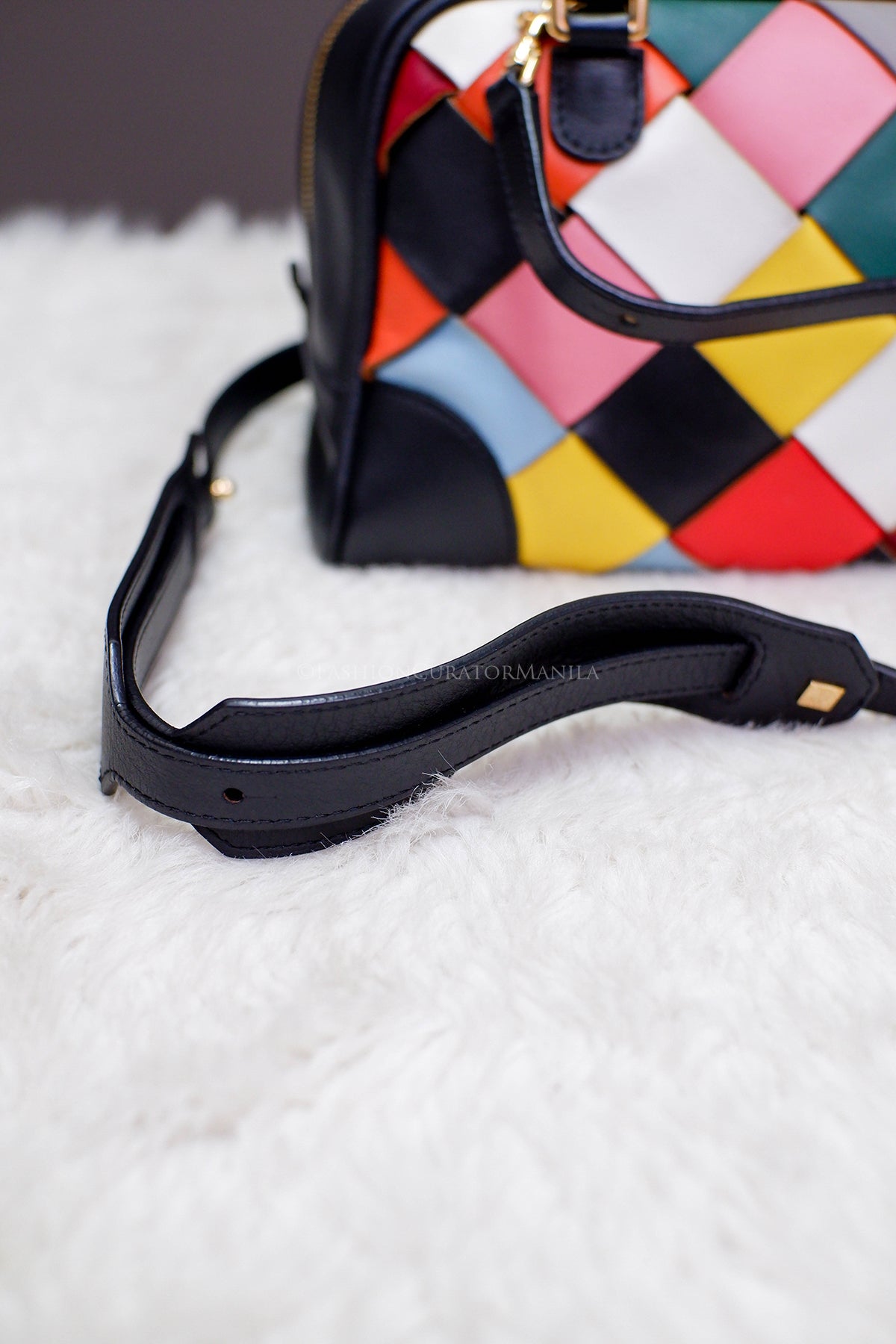 PRE-OWNED LOEWE SMALL AMAZON TOP HANDLE SLING MULTICOLOR