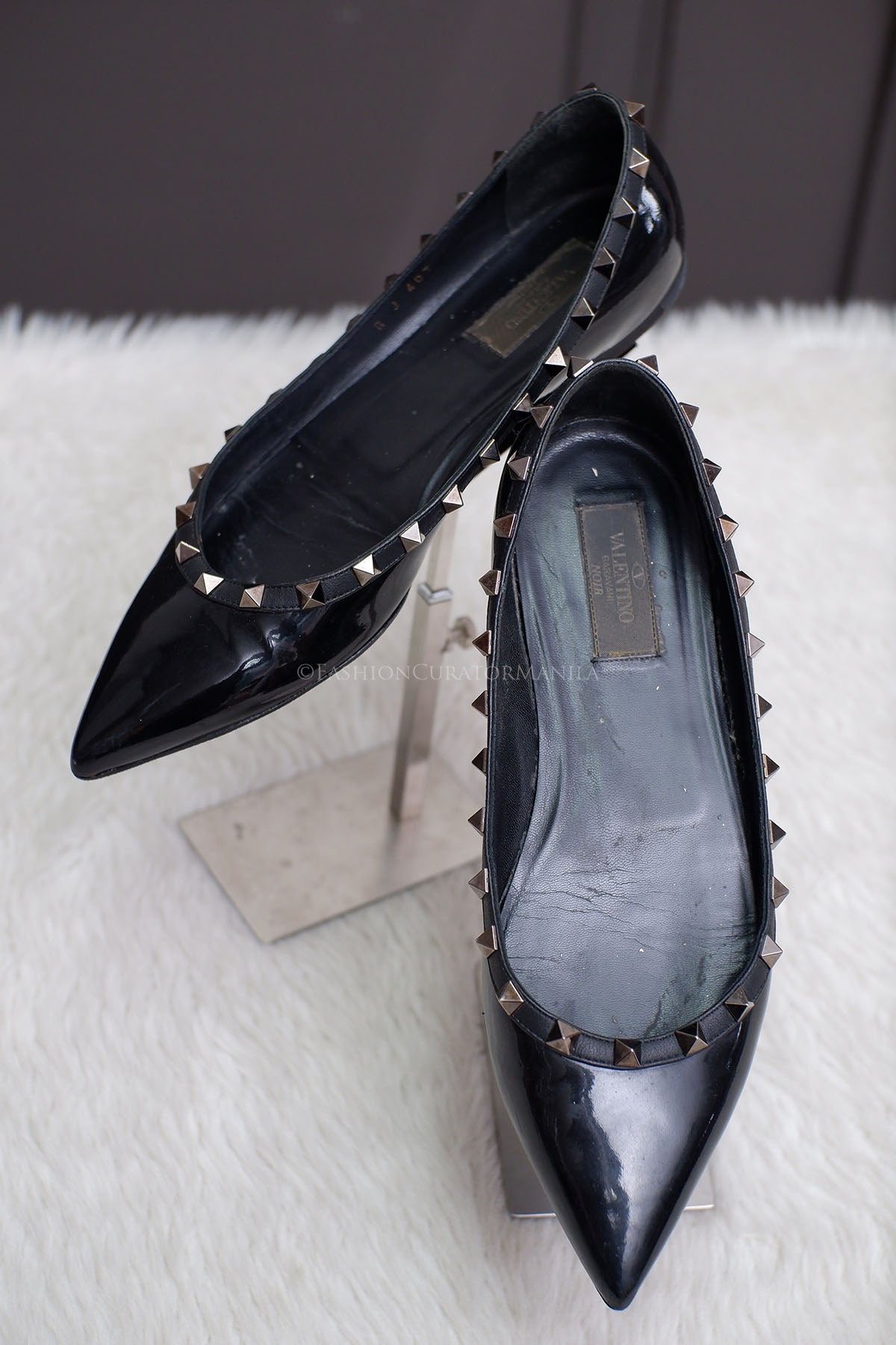 PRE-OWNED VALENTINO BALLERINA PATENT BLACK