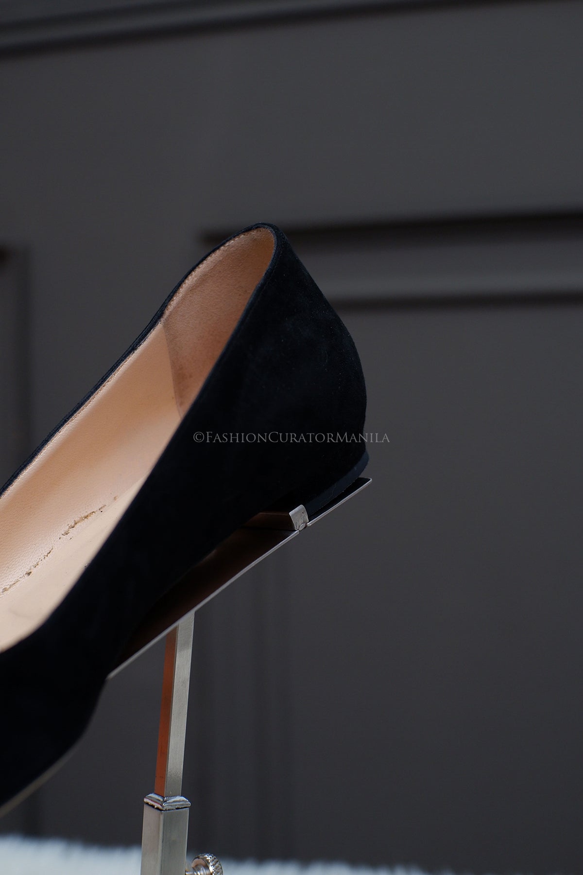 PRE-OWNED MANOLO BLAHNIK BIPUNTA FLATS BLACK