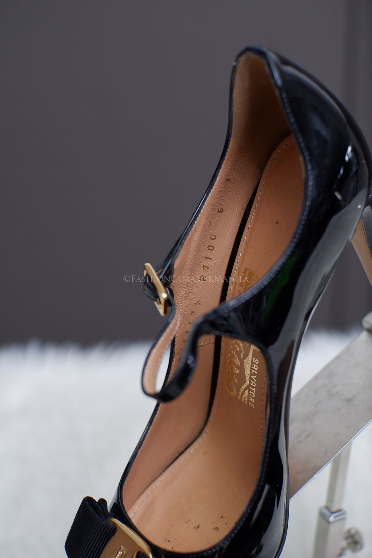 PRE-OWNED SALVATORE FERRAGAMO MOOD BLACK