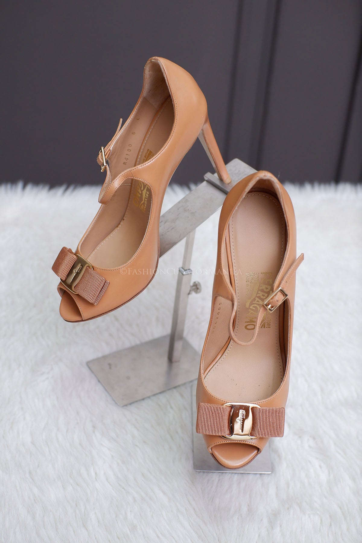 PRE-OWNED SALVATORE FERRAGAMO MOOD NUDE