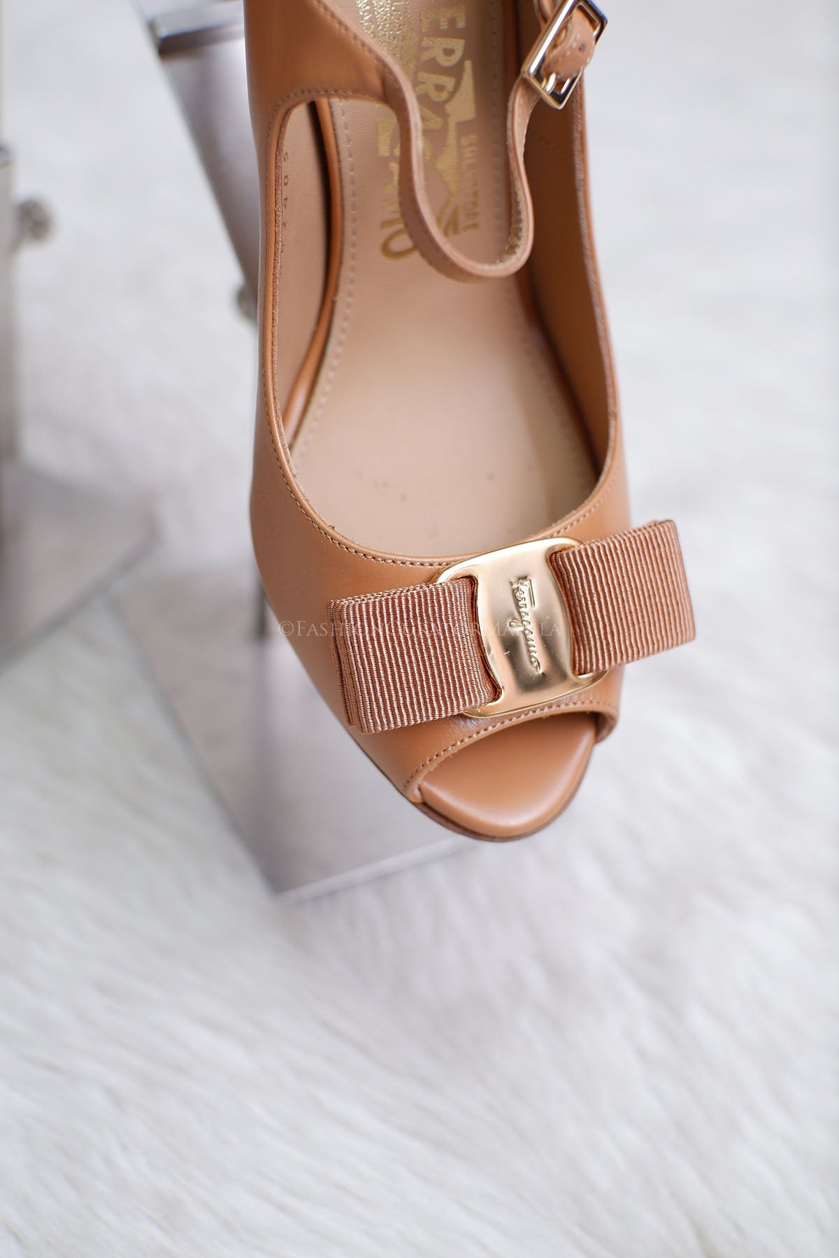 PRE-OWNED SALVATORE FERRAGAMO MOOD NUDE