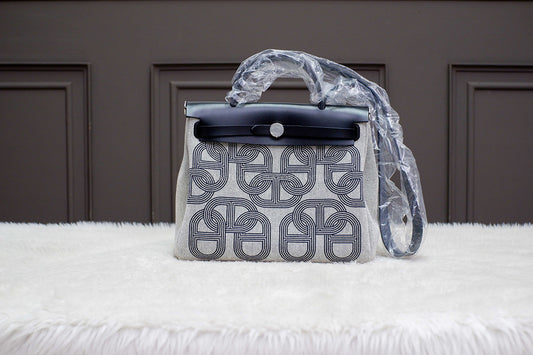 BRAND NEW HERMES HERBAG 31 LIMITED EDITION STAMP U NOIR / ECRU