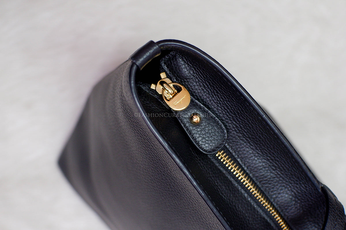 BRAND NEW SALVATORE FERRAGAMO MEDIUM TOTE BLACK
