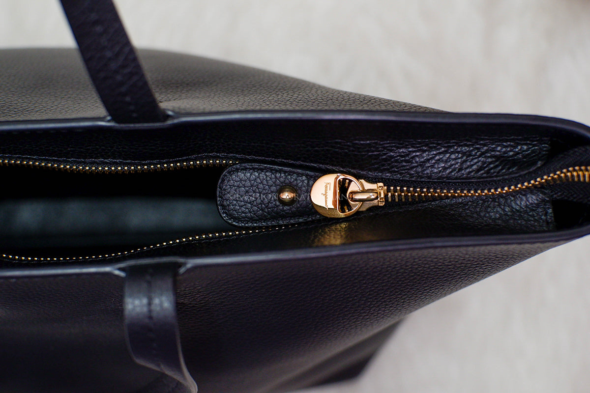 BRAND NEW SALVATORE FERRAGAMO MEDIUM TOTE BLACK