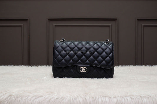 LIKE NEW CHANEL JUMBO DOUBLE FLAP BLACK SHW SERIES 30
