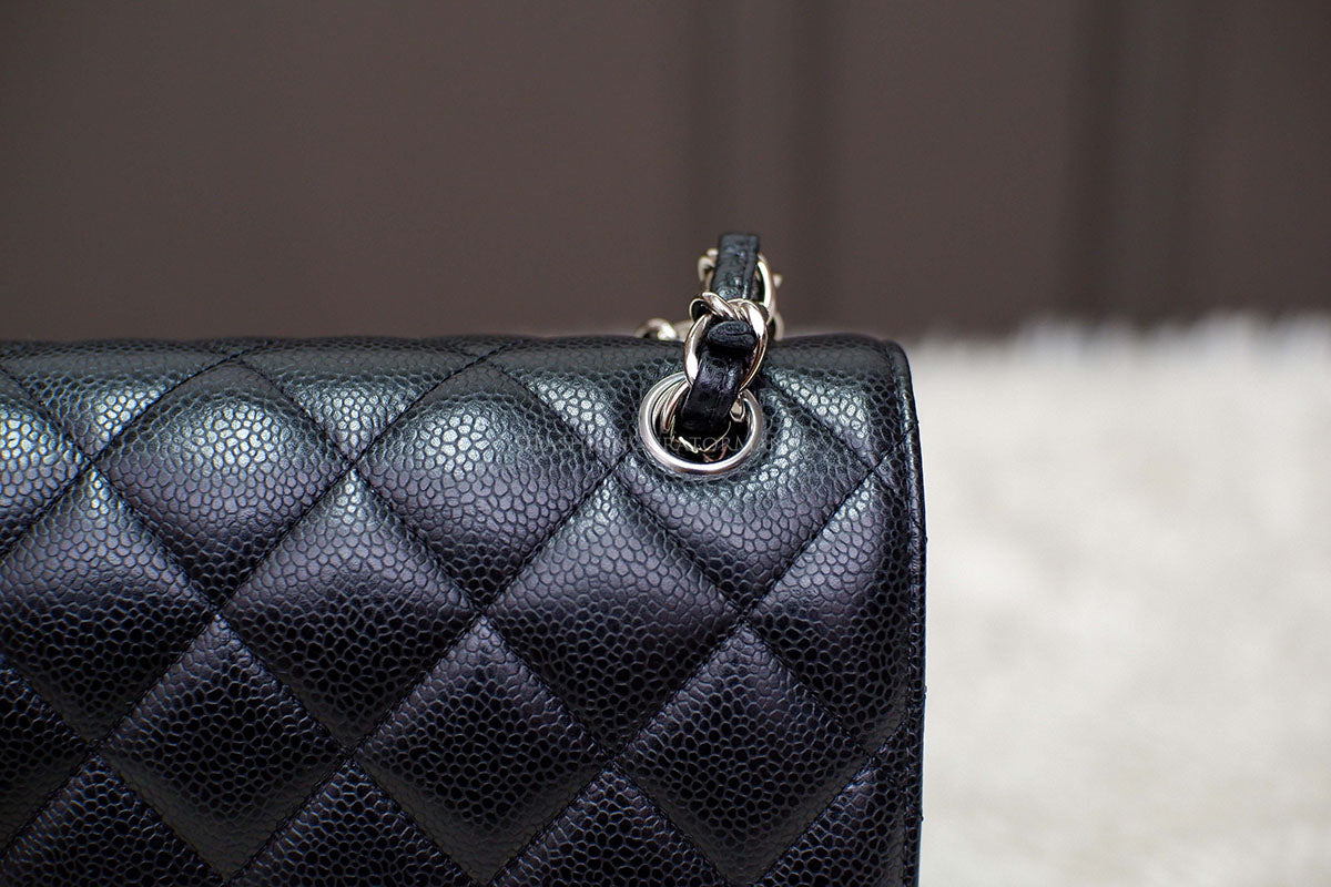 LIKE NEW CHANEL JUMBO DOUBLE FLAP BLACK SHW SERIES 30