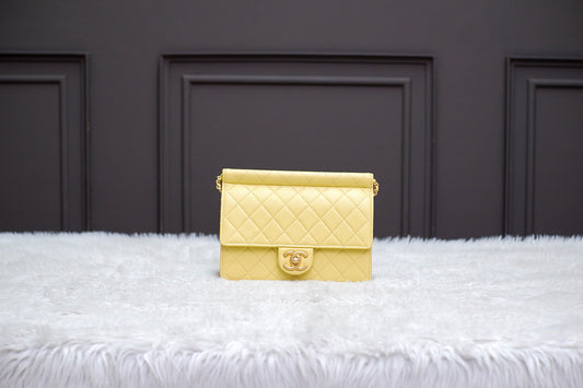 LIKE NEW CHANEL LIMITED EDITION SMALL FLAP PEARL YELLOW SERIES 27