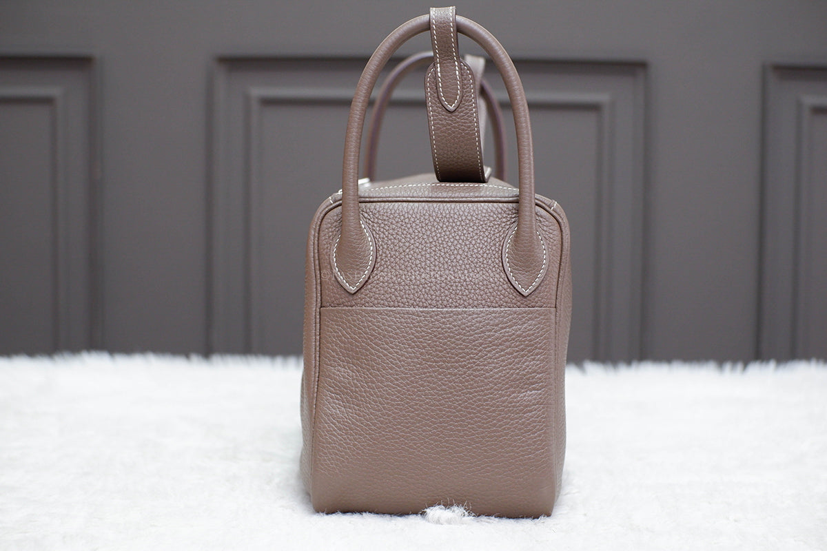 LIKE NEW HERMES LINDY 30 ETOUPE STAMP Y