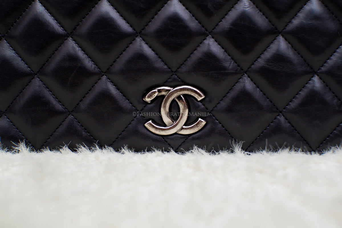 PRE-OWNED CHANEL SEASONAL FLAP BLACK SERIES 21